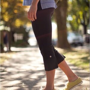 Lululemon Boogie Cropped Pants Black size 8